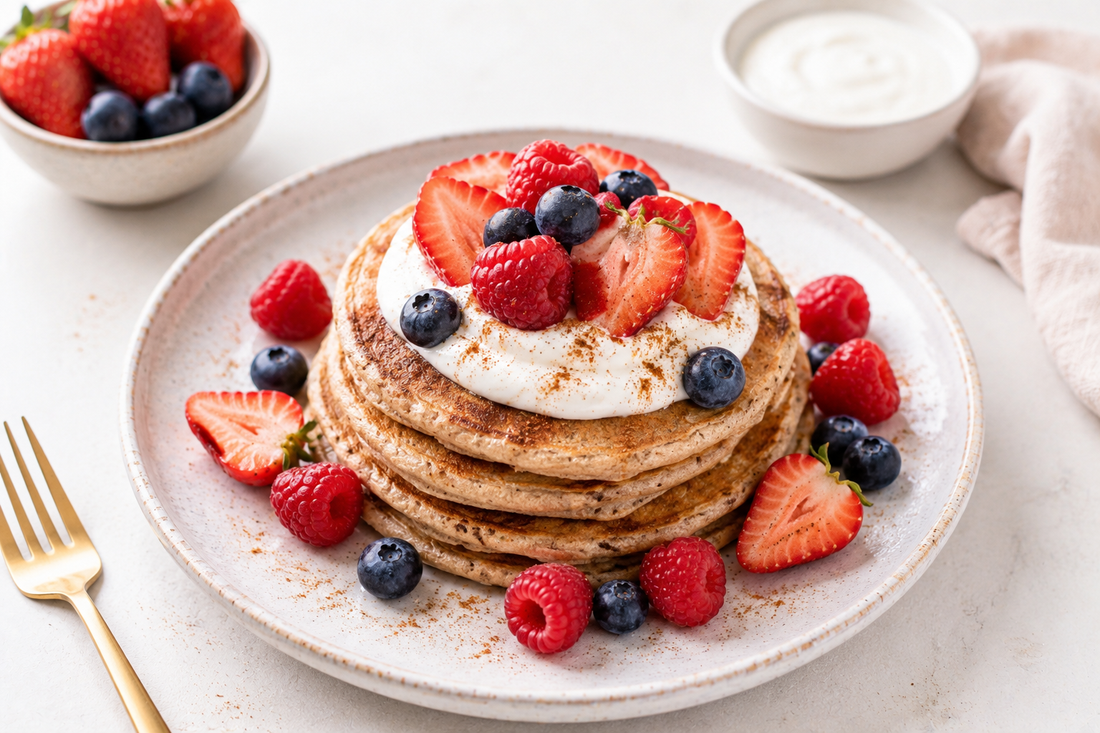 Gezonde volkoren pancakes met rood fruit en kwark, recept van Healthyslim in Zoetermeer
